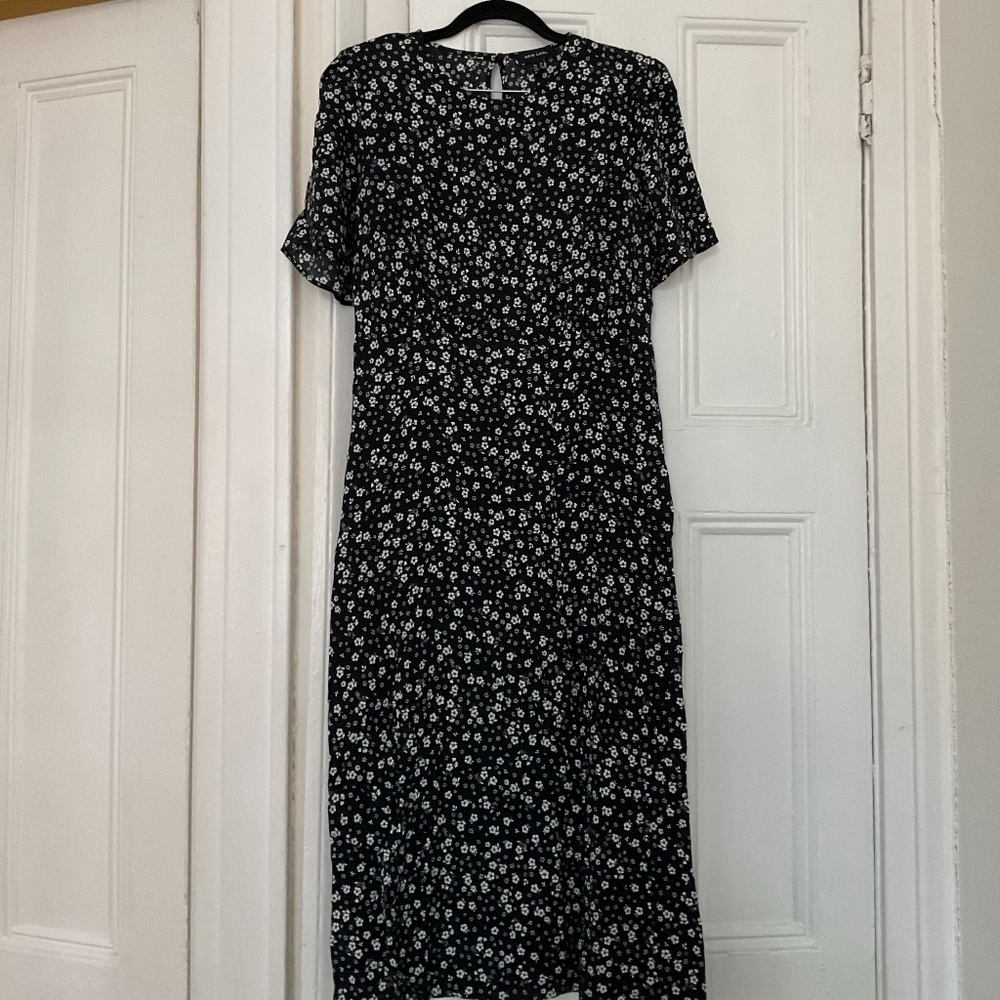 New Look ditsy floral print midi dress in black